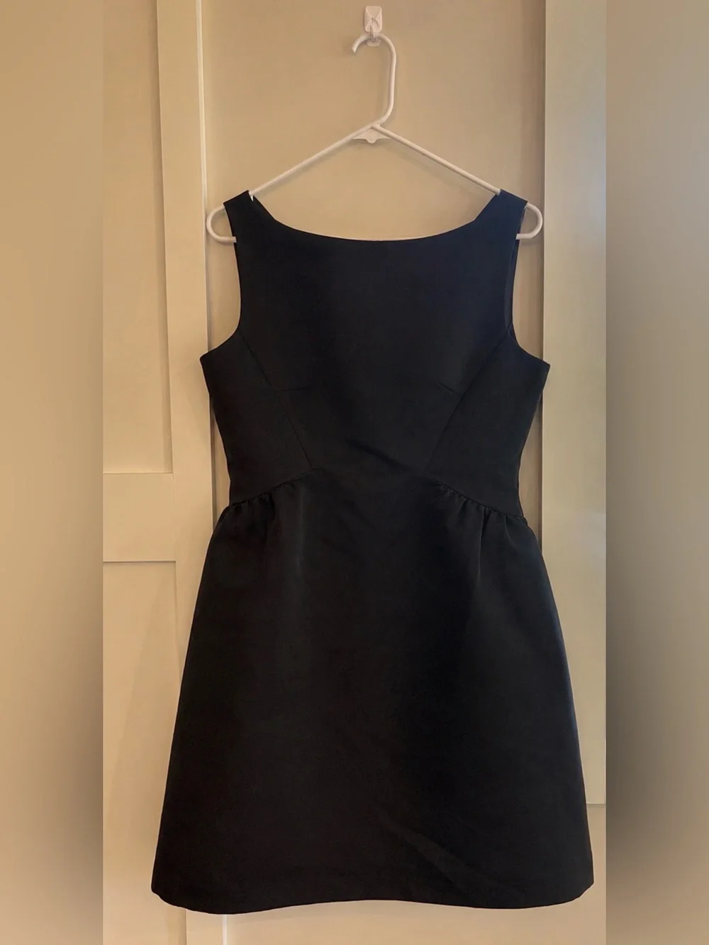Kate Spade New York V-Back Structured Sleeveless Black Cocktail Dress Size 10